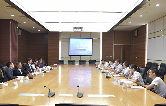 杜学泽会见缅甸宝运集团副董事长邵宗国… 杜学泽会见缅甸宝运集团副董事长邵宗国…